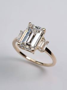 Bague de fiançailles en or jaune 18K/14K/10K avec diamant de laboratoire taille émeraude de luxe VVS Diam 3.00 Ct, 3 pierres, solitaire, bijoux de mariée - Product Image 2