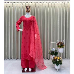 การเย็บปักถักร้อยด้วยด้ายเรยอนสีแดง - Product Image 1