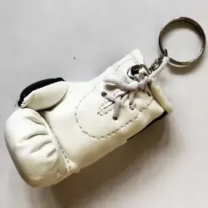 Porte-clés gant de boxe rouge en PU, à doigts entièrement couverts, pour adultes, équipement d'arts martiaux - Product Image 2
