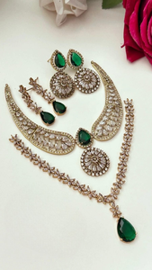Oferta Combinada: Conjuntos de Collares AD de Calidad Premium con Acabado Mehendi, Perfectos para Fiestas, Bodas y Ocasiones Festivas, Estilo Minimalista - Product Image 1