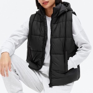 Trending Women's <b>Hooded</b> Puffer Vest Solid Color Zipper Closure Casual Outerwear Windproof Polyester Filling Regular Length - Product Image 4