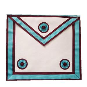 Pin de seguridad de alta calidad para mandil masónico vintage bordado cuadrado, de la Francia Rito, para Maestro Masón, en tela moiré azul cielo, Tres. - Product Image 1