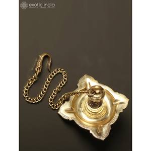 Tenture murale à quatre mèches Diya en laiton - Product Image 3