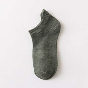 Men's/Women's Crew Sports <b>Socks</b> High Absorbent Cotton Knitted <b>Winter</b> with Custom Logo Cuff for Basketball Running <b>Socks</b> - Product Image 2