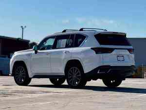 รถเอสยูวี Lexus LX600 F รุ่นหรูหราพิเศษ ปี 2026 - Product Image 4