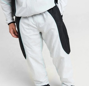 Survêtement de jogging réfléchissant coupe-vent avec logo personnalisé pour hommes Veste de football coupe-vent en nylon pour hommes - Product Image 4