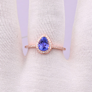 พร้อมจัดส่งแหวนแทนซาไนต์ทรงลูกแพร์ขนาด 8x6 มม. แบบคลาสสิก ทองคำขาว 14k ประดับเพชรทรงรัศมี ได้รับการรับรองจาก IGI ขนาด US-7 - Product Image 6