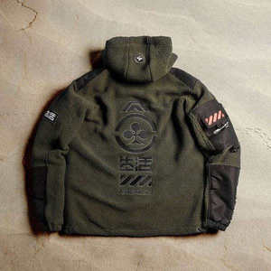 เสื้อแจ็คเก็ตเทคแวร์ผู้ชาย ผ้าฟลีซ สไตล์ยุทิลิตี้ แนวสตรีทแวร์ มีฮู้ด กันลม บุขนเชอร์ปา อุ่นสบาย สไตล์ลำลอง เหมาะสำหรับกิจกรรมกลางแจ้ง - Product Image 2