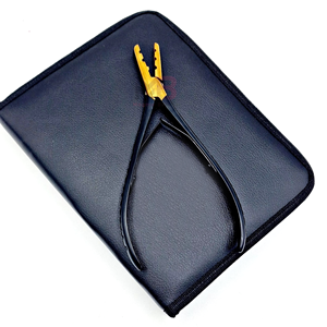 Alicates para Extensiones de Cabello, Herramienta de Prensado para Instalación y Extracción de Microperlas, con Mango Negro y Mandíbula Dorada - Product Image 3