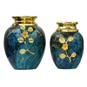 Juego de 2 Jarrones Decorativos para Sala de Estar, Diseño Moderno, Tamaño Personalizado, Acabado Azul Brillante, Elegante Flor Dorada - Product Image 1