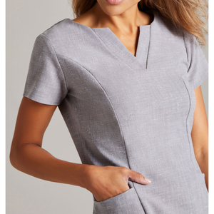 Uniformes de Spa Personalizados de Alta Calidad con Cuello en V, de Algodón, Poliéster y Spandex, Túnica Unisex para Salón de Belleza con Bolsillos y Logotipo Personalizado - Product Image 6