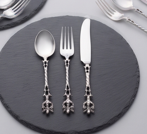 Ensemble de couverts de luxe en acier inoxydable plaqué argent, design tête de mort, style vintage, manche long, durable, cuillère, fourchette, couteau - Product Image 1