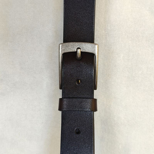 Ceinture en cuir véritable minimaliste moderne pour homme, avec boucle à vis profonde, couleur unie, pour l'entraînement sportif - Product Image 4