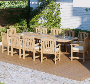 Ensemble de table à manger rectangulaire extérieure en teck massif avec chaises à accoudoirs, finition naturelle, meubles de jardin pour villa - Product Image 1