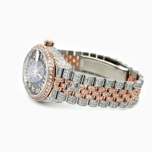 Splendide Montre Homme Diamantée Analogique à Quartz de Luxe avec Moissanite, Boîtier Argenté, Chiffres Romains, Verre Saphir, Mouvement ETA, Étanche - Product Image 4