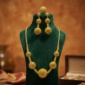 Ensemble de 4 colliers ras-de-cou de luxe faits à la main en cuivre et laiton plaqué or de haute qualité pour femme, idéal pour fiançailles, anniversaire, fête, mariage - Product Image 1