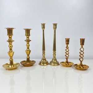 Porte-bougie en or de qualité supérieure, conçu pour les centres de table de mariage, la décoration festive et les besoins de style intérieur sophistiqué - Product Image 3