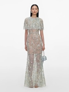 Robe de soirée sirène pour femme en dentelle brodée à la main, vert menthe, avec cape perlée et sequins, broderie florale et maille transparente - Product Image 1