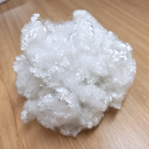 ผ้าใยโพลีเอสเตอร์รีไซเคิลแบบไม่ทอ ขนาด 15Dx64 มม. HCS (Hollow Conjugated Siliconized) ป้องกันการลามไฟ - Product Image 3