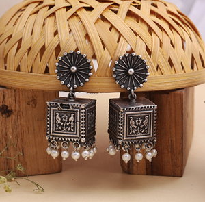 ต่างหูห้อยทรงหยดน้ำแบบโบฮีเมียนสำหรับผู้หญิง ชุบเงินโบราณบนทองเหลือง ประดับเพชรทรงคุชชั่น เหมาะเป็นของขวัญ - Product Image 2