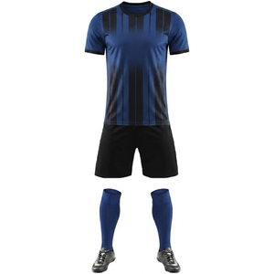 Ensemble de maillot de foot personnalisé pour homme, bleu et noir rayé, respirant, séchage rapide, coupe athlétique, manches courtes, toutes saisons, haute qualité - Product Image 1