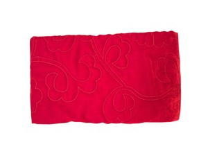Tissu en velours rouge de qualité supérieure, brodé de motifs floraux, travail au fil sur velours doux, idéal pour les tenues de soirée et les robes de mariée haut de gamme. - Product Image 3
