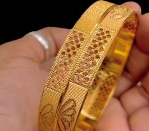 ชุดกำไลสองคู่สำหรับผู้หญิงดีไซน์เนอร์คุณภาพพรีเมียมหนึ่งกรัมชุบทองและไมโครอิตาเลียนขัดเงาสวมใส่ได้ทุกวัน - Product Image 2