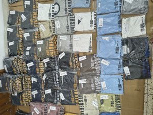 เสื้อยืดแบรนด์แท้สำหรับผู้ชาย คุณภาพพรีเมียม เสื้อผ้าขายส่งจำนวนมาก ผลิตจากผ้าฝ้าย นำเข้าจากบังกลาเทศ มีสินค้าในสต็อก - Product Image 4