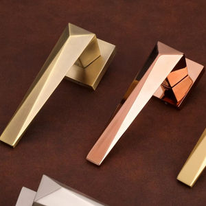 Manijas de puerta de estilo moderno y sencillo de Sukhand para puertas de 35 mm a 50 mm de grosor en acabados plateado, dorado y oro rosa. - Product Image 2