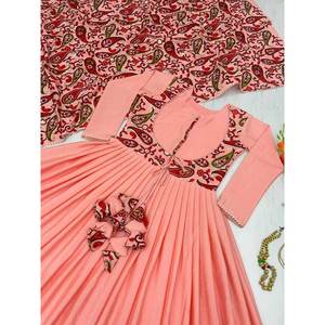 ชุดราตรีปักลาย Chinon พร้อมลูกพีช Dupatta ดีไซน์เนอร์ - Product Image 4