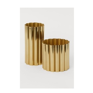 Juego de Jarrones Modernos de Latón Acanalado para Mesa, Maceteros Decorativos Hechos a Mano para Sala de Estar y Oficina, Diseño Minimalista - Product Image 2