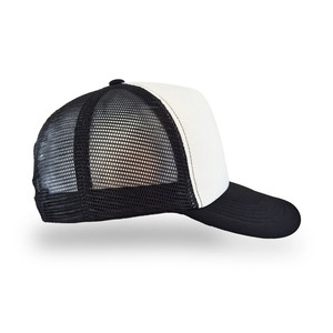 Casquette de camionneur personnalisée bicolore blanc et noir en mousse, dos en maille respirant, imperméable, réglable, avec fermeture snapback, unisexe - Product Image 3