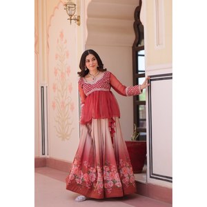 Lehenga Choli à imprimé floral, coupe trapèze, magnifique tenue de soirée avec taille empire, en tissu mousseline. - Product Image 5