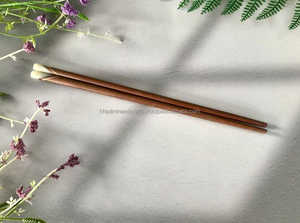 Baguettes en bois élégantes avec marque personnalisée | Ustensiles de cuisine non toxiques, réutilisables et longue durée pour un usage professionnel et domestique - Product Image 2