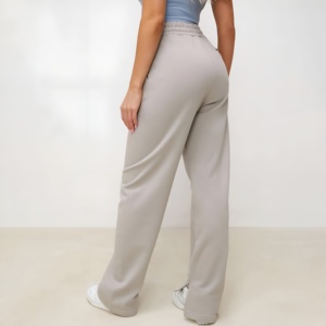 Pantalon de jogging décontracté taille haute pour femme, coupe droite et large, doux et extensible, style streetwear minimaliste avec poches - Product Image 2