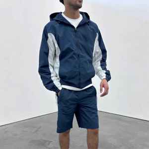 Ensemble de survêtement léger en nylon de haute qualité pour homme, coupe-vent unisexe personnalisé avec fermeture éclair, respirant et imperméable - Product Image 1