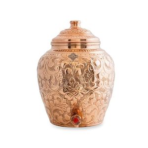 Distributeur d'eau en cuivre avec motif floral en relief et robinet pour usage domestique - Product Image 1