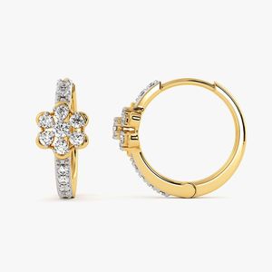 Boucles d'oreilles clous en or jaune avec diamants de laboratoire en forme de grappe florale - Product Image 3