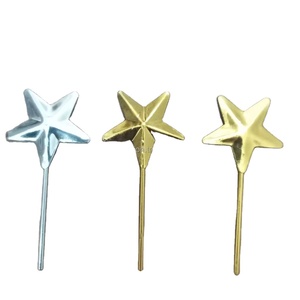 Decoración Navideña de Estrella de Metal Hecha a Mano con Diseño Troquelado - Product Image 1