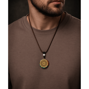 Collar con Colgante Espirógrafo Aurora Loop Chapado en Oro de 18K con Cadena Ajustable de 30 Pulgadas para Hombres y Niños - Product Image 1