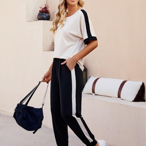 Conjunto Innovador de Camiseta y Pantalones para Correr para Mujer, Tejido Transpirable, Ropa de Gimnasio Cómoda, Ropa Deportiva Elegante, Atuendo de Fitness - Product Image 3