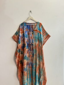 Robe kaftan longue en soie crêpe vintage tie and dye pour femme, tenue de détente - Product Image 3