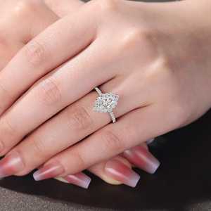 Anillo de compromiso con circonita ovalada tipo marquesa y halo para mujer, joyería para fiesta de bodas - Product Image 1