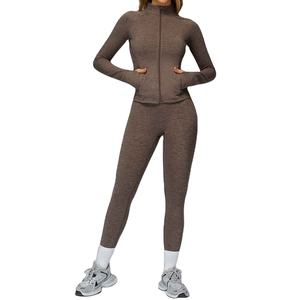 Nouvel ensemble de yoga pour femmes avec logo personnalisé, jupe et haut, tenue de sport sexy 2 pièces, respirante et écologique - Product Image 2
