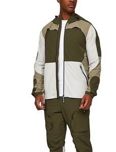 Veste coupe-vent imperméable à capuche pour homme de qualité supérieure avec logo personnalisé, respirante et résistante au vent, streetwear - Product Image 4