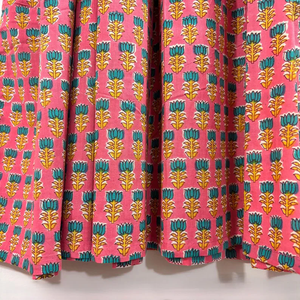 Blusa Floral con Estampado a Mano, Hecha a Mano, Ecológica, 100% Algodón, Cuello en V, Manga 3/4, con Volantes de Encaje, Lavable, Resistente a las Arrugas - Product Image 4