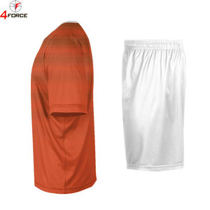 Tenue de football professionnelle pour clubs, écoles et équipes – Maillot et short respirants – Fournisseur de vêtements de sport complet - Product Image 3