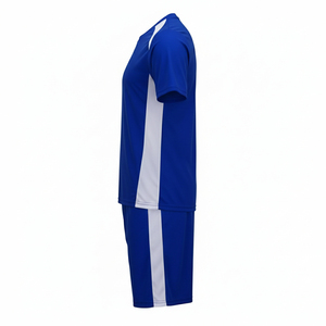 Ensemble de tenue de football personnalisée avec maillot et short imprimés, 100% polyester respirant, protection UV - Product Image 3