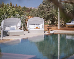 Modern Rattan Sun Lounger With Striped Canopy <b>White</b> <b>Cushions</b> Outdoor Patio Furniture Tropical Design Solid Back Durable - Product Image 4