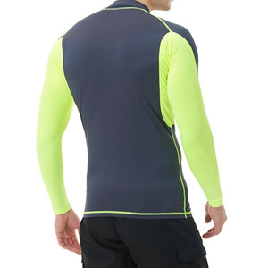 Camiseta de Compresión de Manga Larga para Hombre, Protección UV, Estampada, de Spandex y Poliéster, Color Negro y Verde Lima - Product Image 2